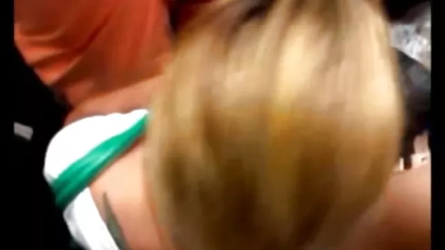 Dla dorosłych bez rejestracji Bielizna kremowa nosić piękna dziewczyna w sobotę filmy xxx online
